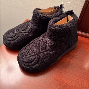 Victoria’s Secret black Sherpa slippers